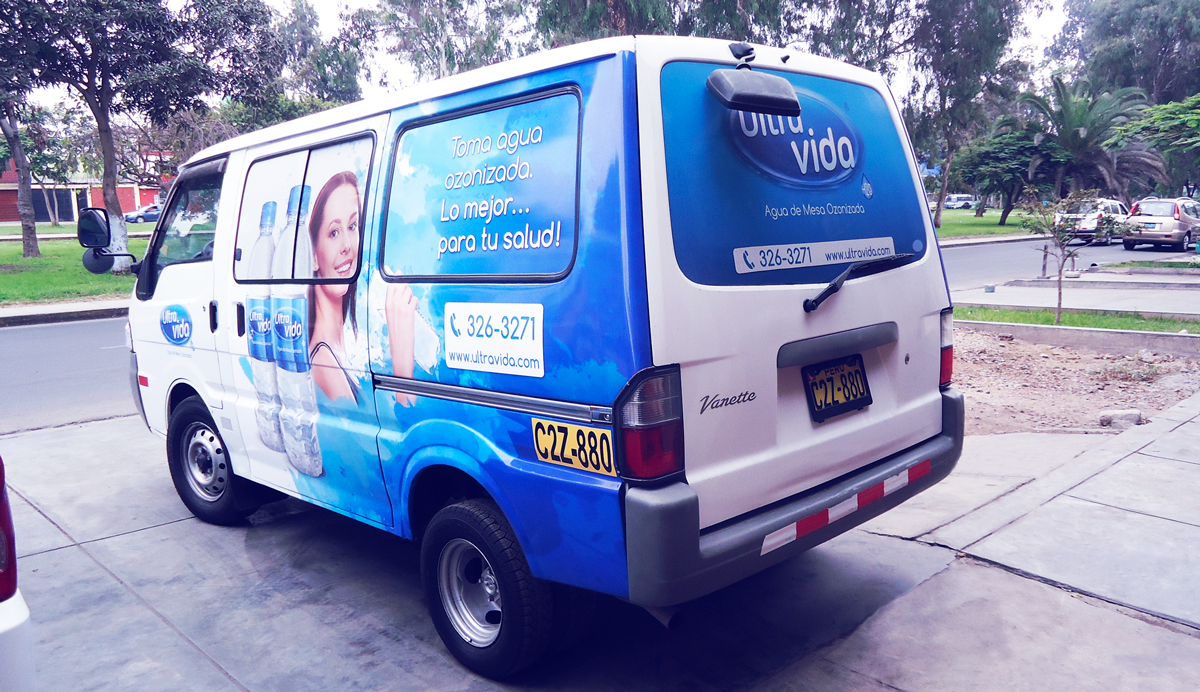 Ultra vida Revestimiento vehicular rotulación vehicular vinilo impreso alta resolucion Brandeo vehicular lima peru